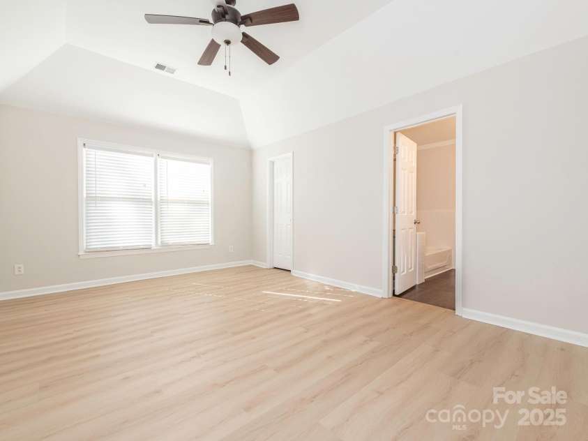 8718 Rittenhouse Circle, Charlotte, NC 28270.  MLS# CAR4246586, YatesRealty ID 7121. 