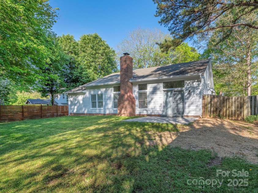 8718 Rittenhouse Circle, Charlotte, NC 28270.  MLS# CAR4246586, YatesRealty ID 7121. 