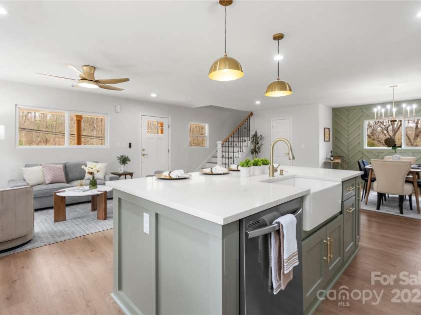 902 Mountain Street, Cherryville, NC 28021.  MLS# CAR4285812, YatesRealty ID 7122. 