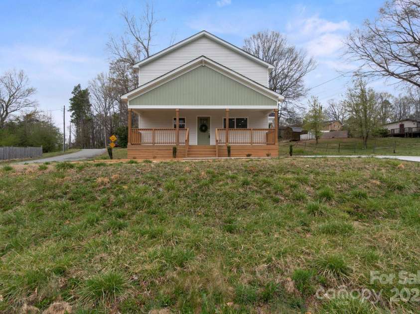 902 Mountain Street, Cherryville, NC 28021.  MLS# CAR4285812, YatesRealty ID 7122. 