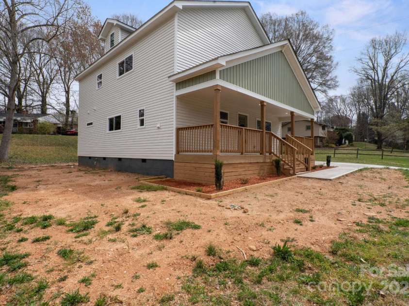 902 Mountain Street, Cherryville, NC 28021.  MLS# CAR4285812, YatesRealty ID 7122. 