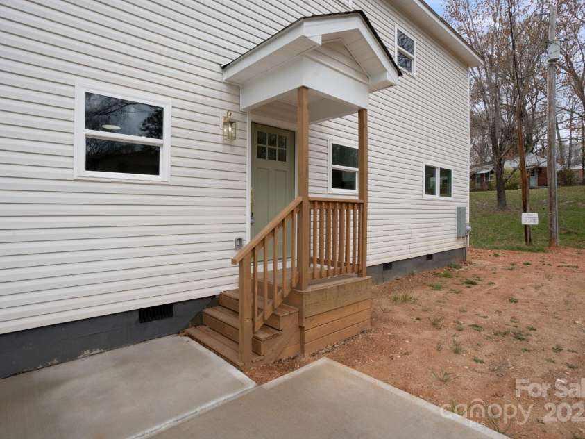 902 Mountain Street, Cherryville, NC 28021.  MLS# CAR4285812, YatesRealty ID 7122. 