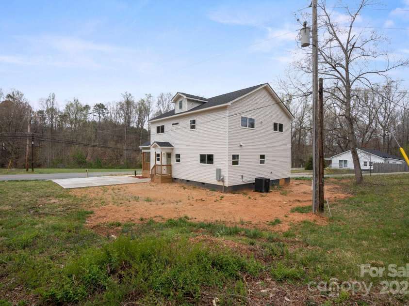 902 Mountain Street, Cherryville, NC 28021.  MLS# CAR4285812, YatesRealty ID 7122. 