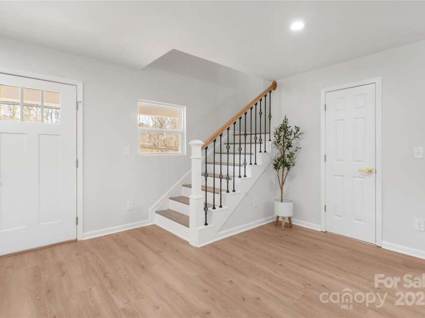 902 Mountain Street, Cherryville, NC 28021.  MLS# CAR4285812, YatesRealty ID 7122. Entrance/Stairs