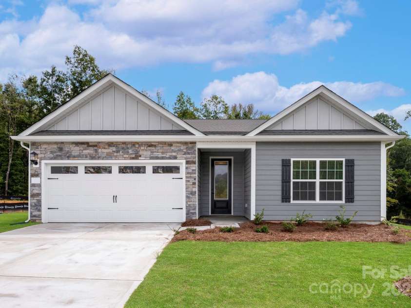 109 Tradesmen Trail, Troutman, NC 28166.  MLS# CAR4326103, YatesRealty ID 7123. 