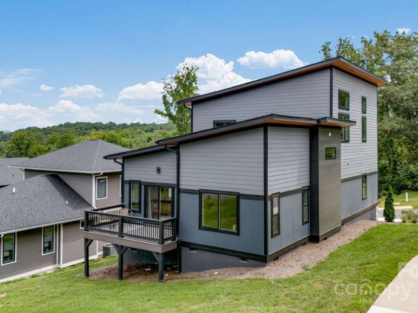 214 Torch Light Way, Asheville, NC 28806.  MLS# CAR4291968, YatesRealty ID 7123. 