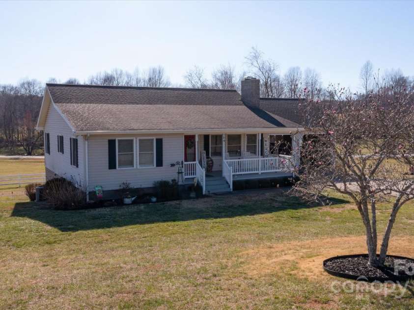 732 Crowe Dairy Road, Forest City, NC 28043.  MLS# CAR4234052, YatesRealty ID 7124. 3000 square feet residence with 3 BED / 3 bath.