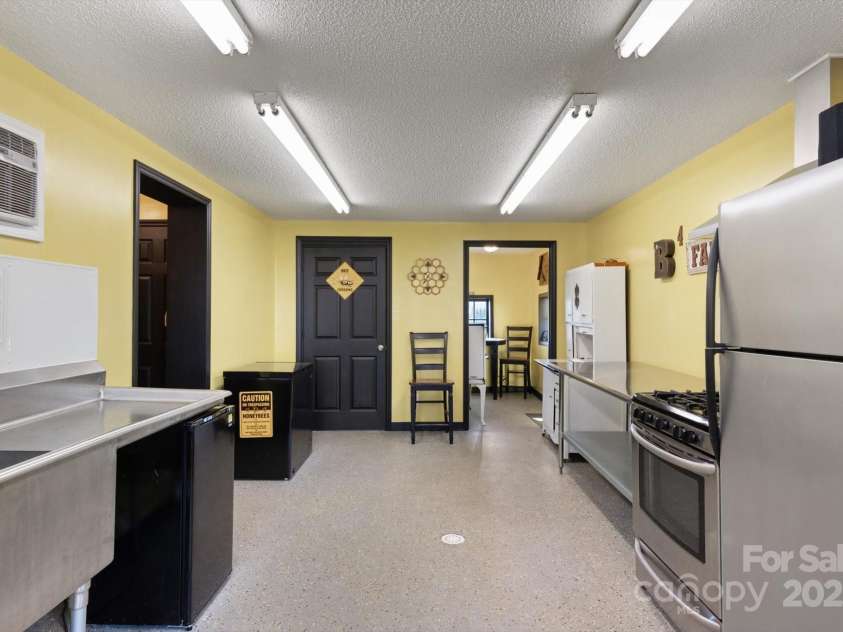 732 Crowe Dairy Road, Forest City, NC 28043.  MLS# CAR4234052, YatesRealty ID 7124. Retail kitchen.