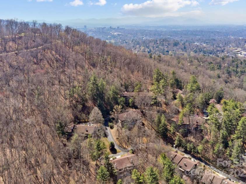 3501 Timber Trail, Asheville, NC 28804.  MLS# CAR4240497, YatesRealty ID 7125. 