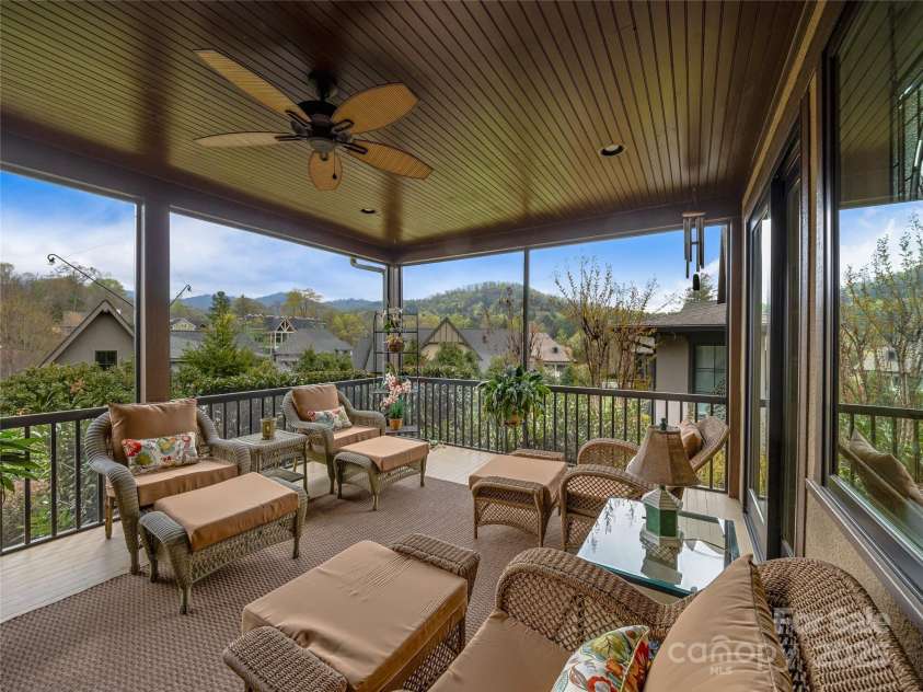 38 Chantilly Drive, Asheville, NC 28804.  MLS# CAR4245606, YatesRealty ID 7126. 38 Chantilly - Beautiful Screen porch