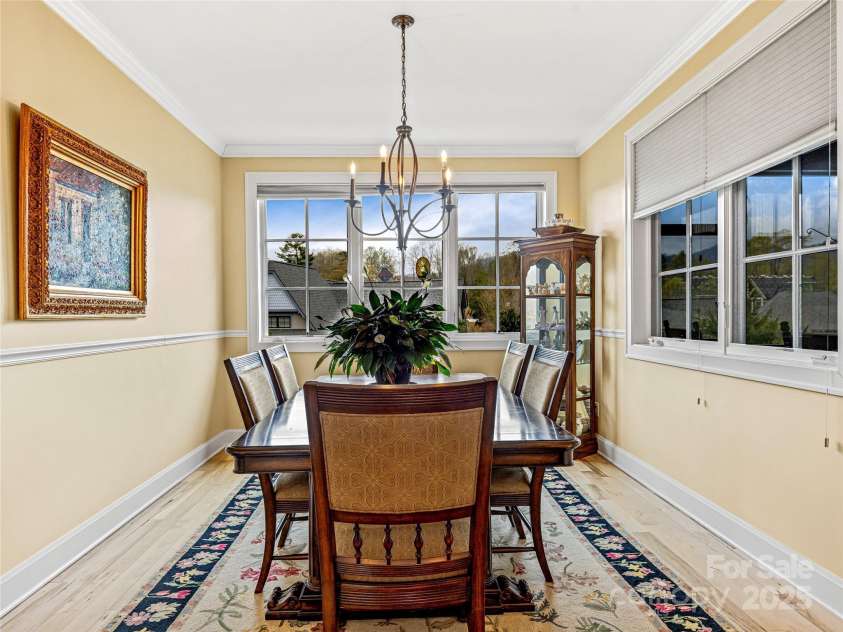 38 Chantilly Drive, Asheville, NC 28804.  MLS# CAR4245606, YatesRealty ID 7126. 