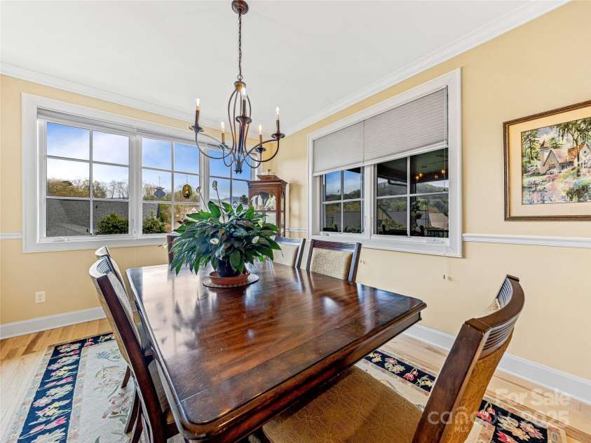 38 Chantilly Drive, Asheville, NC 28804.  MLS# CAR4245606, YatesRealty ID 7126. 