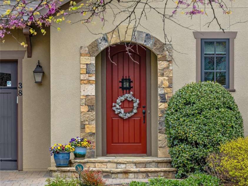 38 Chantilly Drive, Asheville, NC 28804.  MLS# CAR4245606, YatesRealty ID 7126. Custom built home