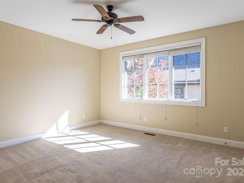 38 Chantilly Drive, Asheville, NC 28804.  MLS# CAR4320562, YatesRealty ID 7126. 