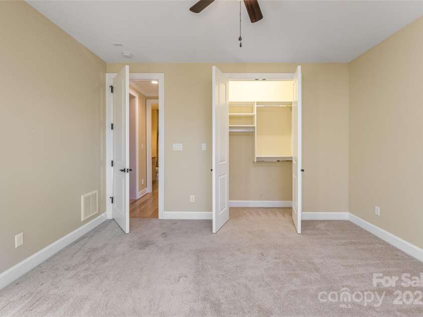 38 Chantilly Drive, Asheville, NC 28804.  MLS# CAR4320562, YatesRealty ID 7126. 