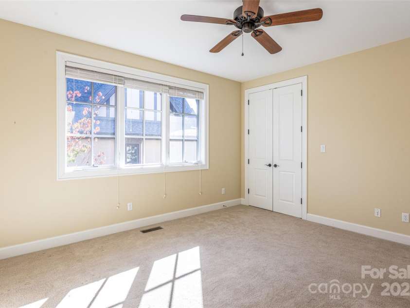 38 Chantilly Drive, Asheville, NC 28804.  MLS# CAR4320562, YatesRealty ID 7126. 