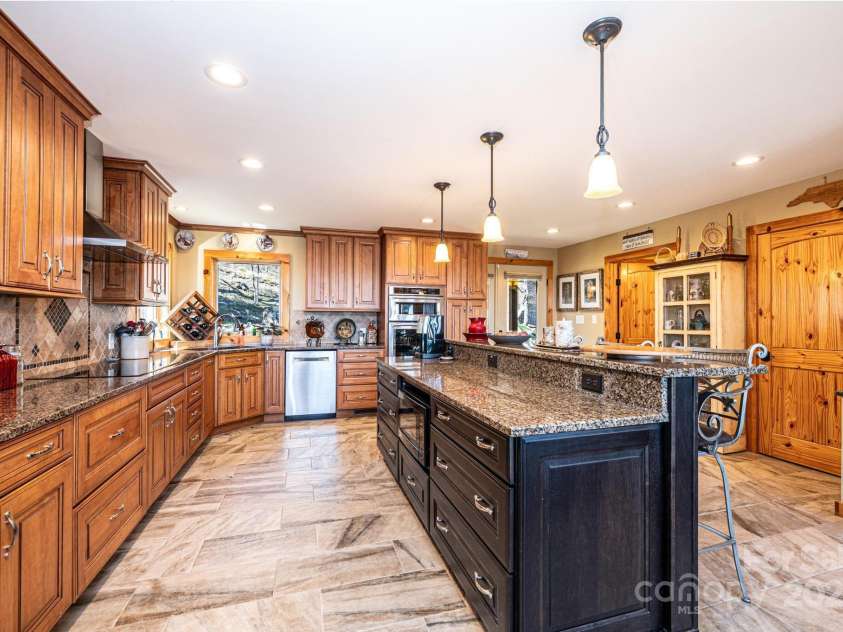 7054 Grandview Circle, Newland, NC 28657.  MLS# CAR4248984, YatesRealty ID 7127. 