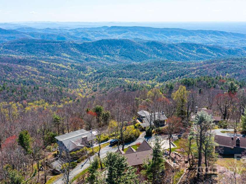 7054 Grandview Circle, Newland, NC 28657.  MLS# CAR4248984, YatesRealty ID 7127. 