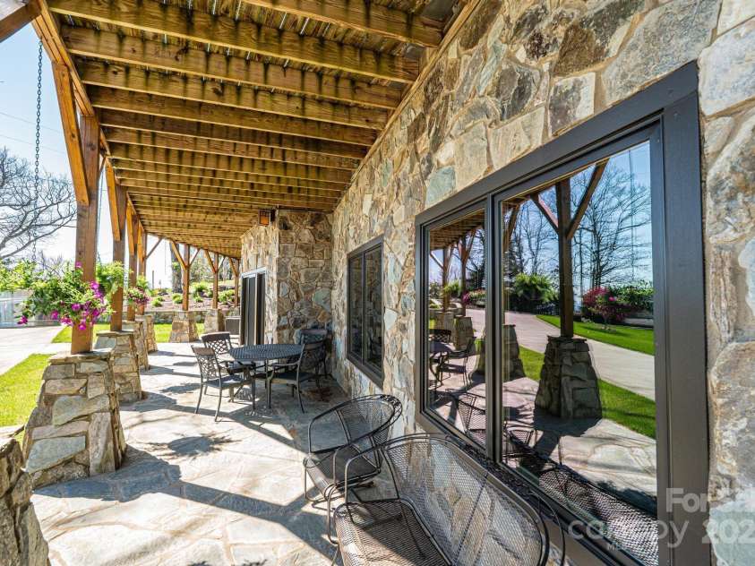 7054 Grandview Circle, Newland, NC 28657.  MLS# CAR4248984, YatesRealty ID 7127. 