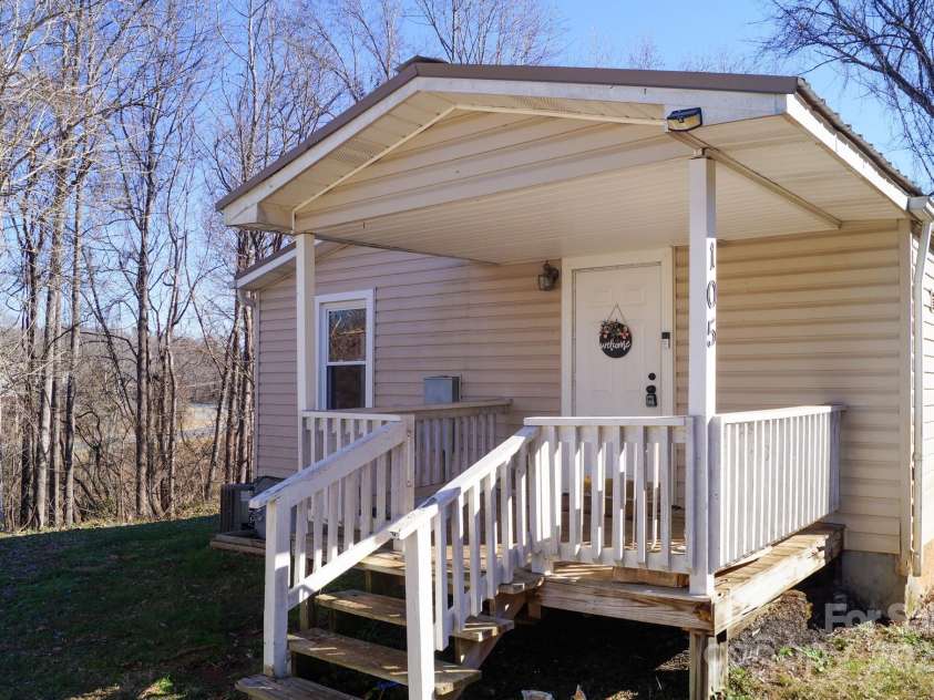 105 Lane Street, Morganton, NC 28655.  MLS# CAR4203390, YatesRealty ID 7128. 