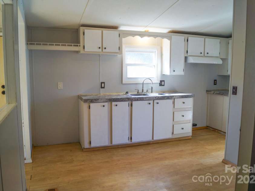 105 Lane Street, Morganton, NC 28655.  MLS# CAR4203390, YatesRealty ID 7128. 