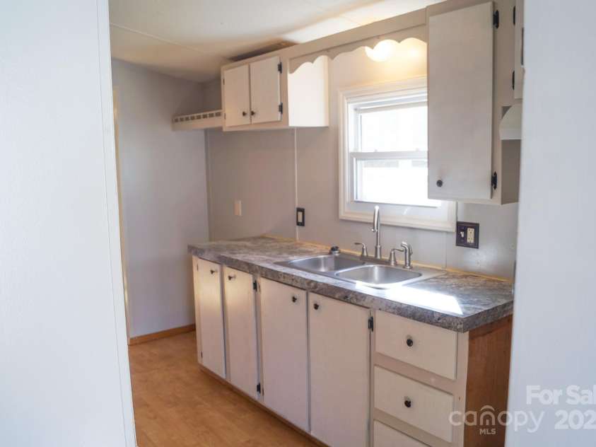 105 Lane Street, Morganton, NC 28655.  MLS# CAR4203390, YatesRealty ID 7128. 