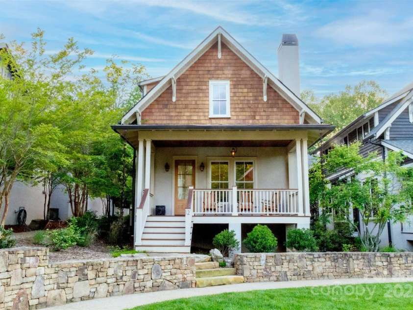 12 Fay Jones Lane, Black Mountain, NC 28711.  MLS# CAR4272405, YatesRealty ID 7128. 