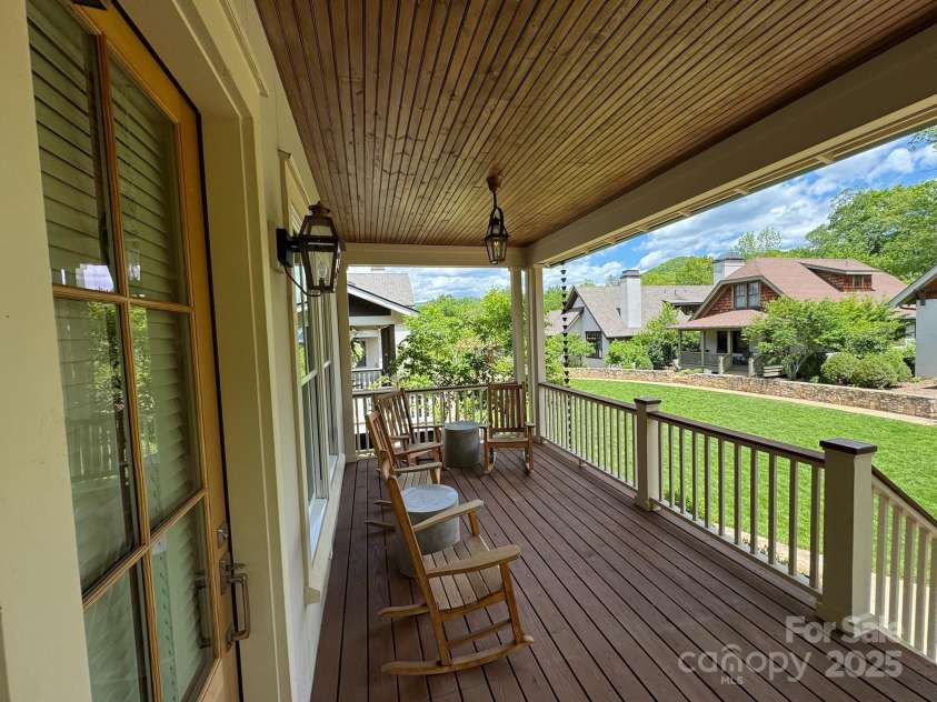 12 Fay Jones Lane, Black Mountain, NC 28711.  MLS# CAR4272405, YatesRealty ID 7128. 