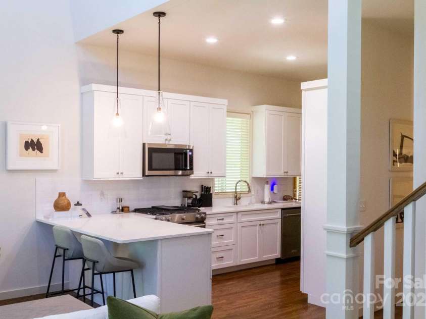 12 Fay Jones Lane, Black Mountain, NC 28711.  MLS# CAR4272405, YatesRealty ID 7128. 