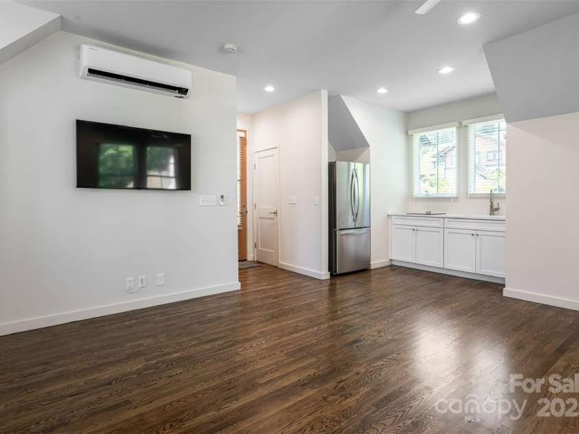 12 Fay Jones Lane, Black Mountain, NC 28711.  MLS# CAR4272405, YatesRealty ID 7128. 
