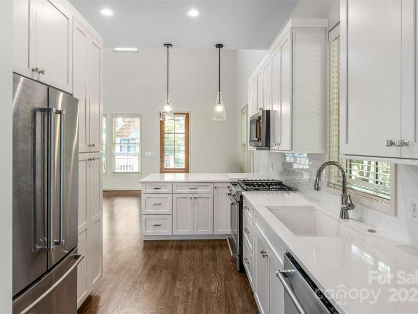 12 Fay Jones Lane, Black Mountain, NC 28711.  MLS# CAR4272405, YatesRealty ID 7128. 