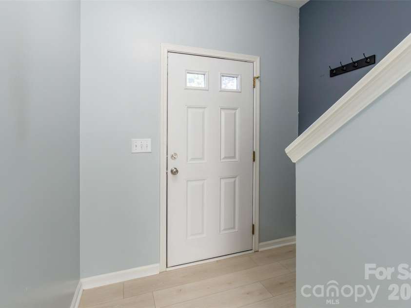 4018 Glenlea Commons Drive, Charlotte, NC 28216.  MLS# CAR4359460, YatesRealty ID 7129. 
