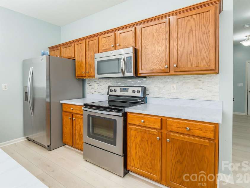 4018 Glenlea Commons Drive, Charlotte, NC 28216.  MLS# CAR4359460, YatesRealty ID 7129. 