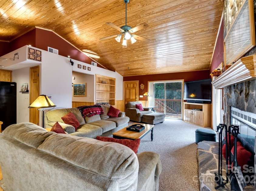 2311 Alarka Road, Bryson City, NC 28713.  MLS# CAR4316928, YatesRealty ID 713. 