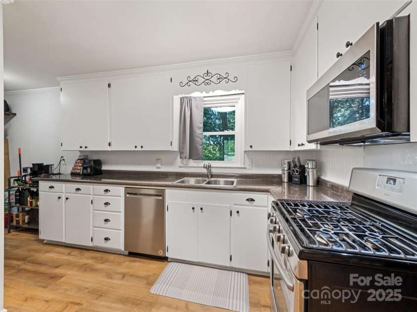 263 Blanton Street, Columbus, NC 28722.  MLS# CAR4190973, YatesRealty ID 7130. 