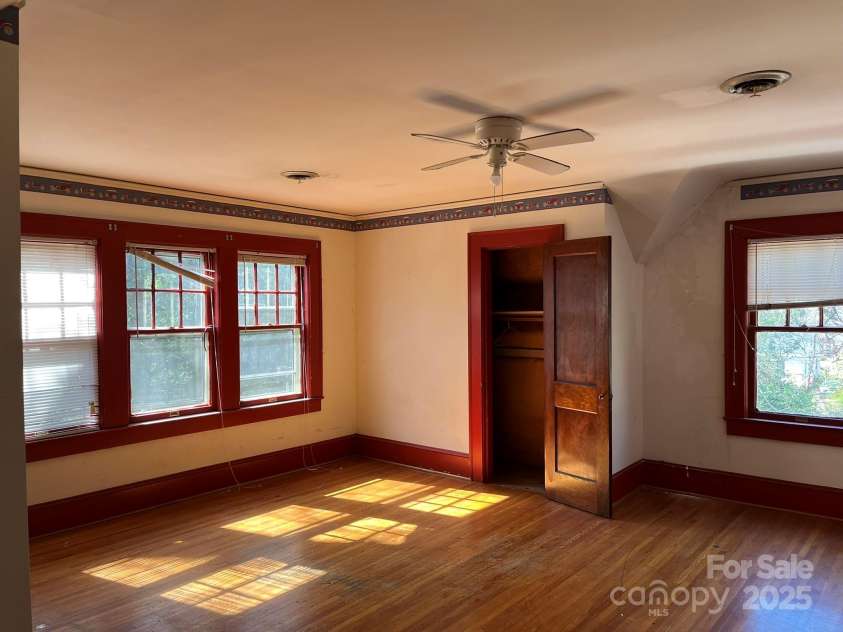 521 Pee Dee Avenue, Albemarle, NC 28001.  MLS# CAR4235836, YatesRealty ID 7130. 