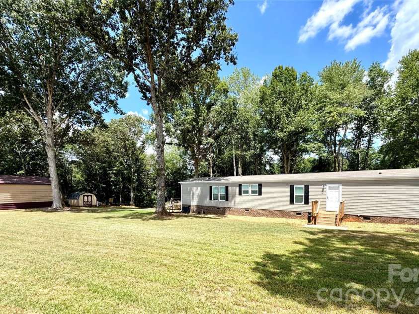 4850 Gideon Drive, Lincolnton, NC 28092.  MLS# CAR4286020, YatesRealty ID 7131. 