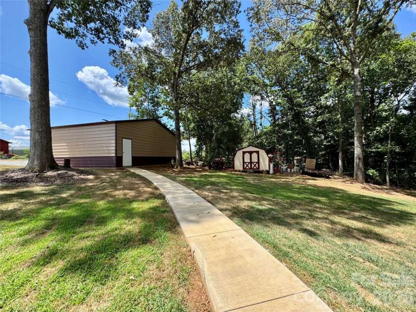 4850 Gideon Drive, Lincolnton, NC 28092.  MLS# CAR4286020, YatesRealty ID 7131. 