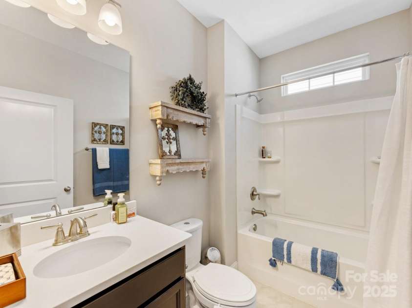 121 Hanks Bluff Drive, Mooresville, NC 28117.  MLS# CAR4238800, YatesRealty ID 7132. 