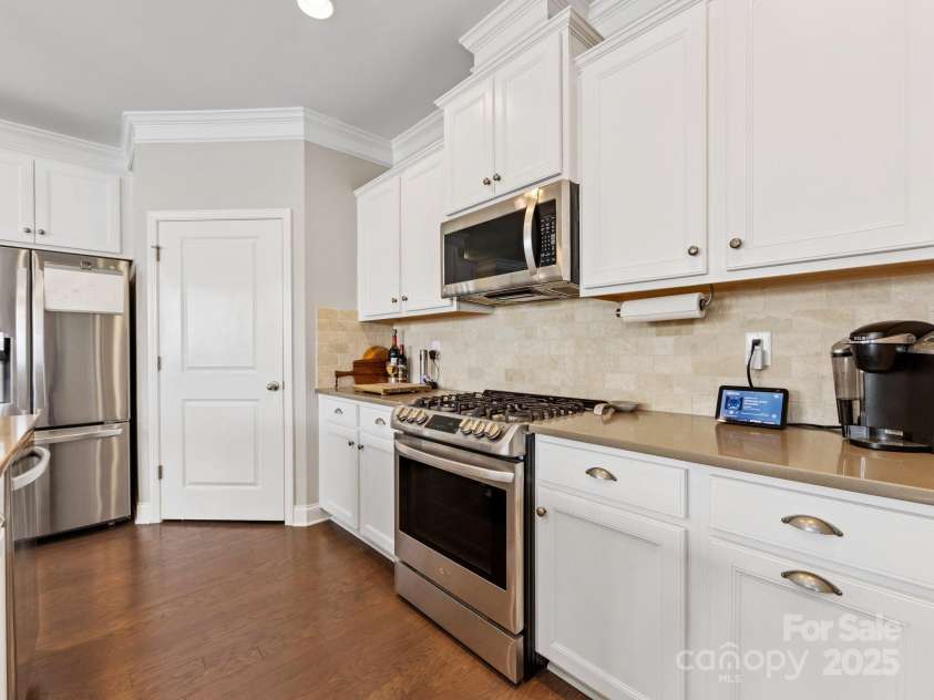 121 Hanks Bluff Drive, Mooresville, NC 28117.  MLS# CAR4238800, YatesRealty ID 7132. 