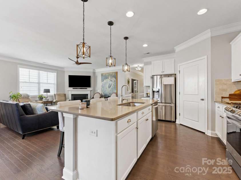 121 Hanks Bluff Drive, Mooresville, NC 28117.  MLS# CAR4238800, YatesRealty ID 7132. 
