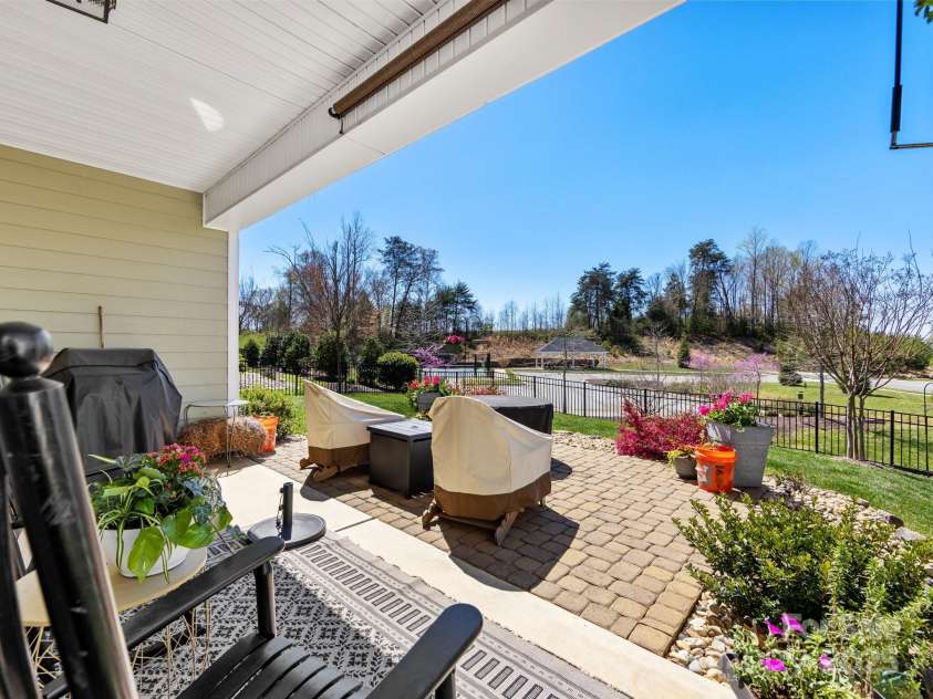 121 Hanks Bluff Drive, Mooresville, NC 28117.  MLS# CAR4238800, YatesRealty ID 7132. 