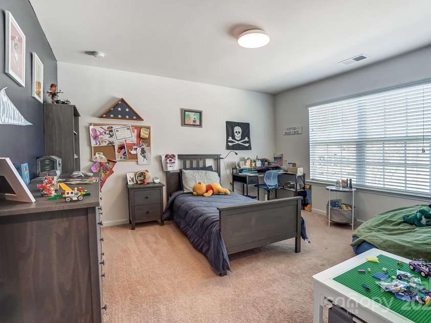 10321 Solar Way, Charlotte, NC 28278.  MLS# CAR4234533, YatesRealty ID 7133. 2nd bedroom on 2nd story