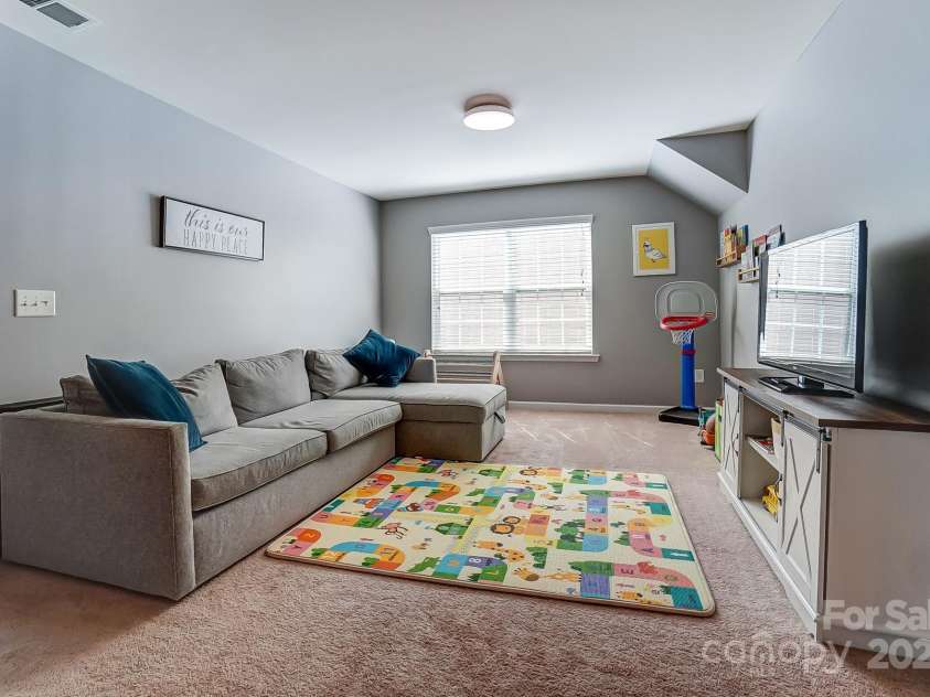 10321 Solar Way, Charlotte, NC 28278.  MLS# CAR4234533, YatesRealty ID 7133. 2nd story loft