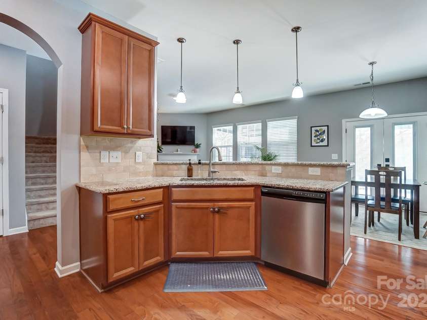 10321 Solar Way, Charlotte, NC 28278.  MLS# CAR4234533, YatesRealty ID 7133. 