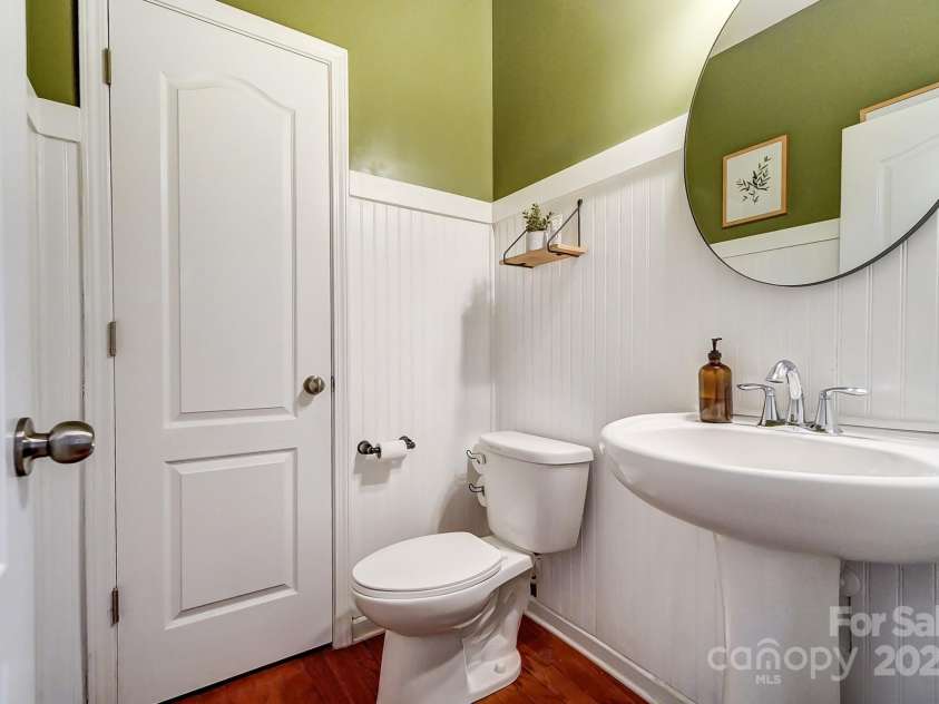 10321 Solar Way, Charlotte, NC 28278.  MLS# CAR4234533, YatesRealty ID 7133. Downstairs half bathroom