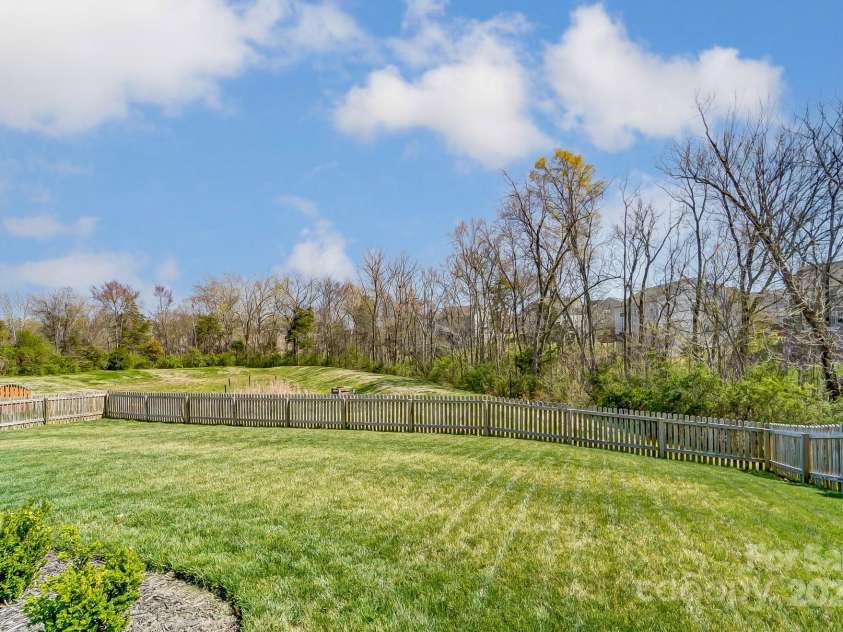 10321 Solar Way, Charlotte, NC 28278.  MLS# CAR4234533, YatesRealty ID 7133. Fully fenced-in