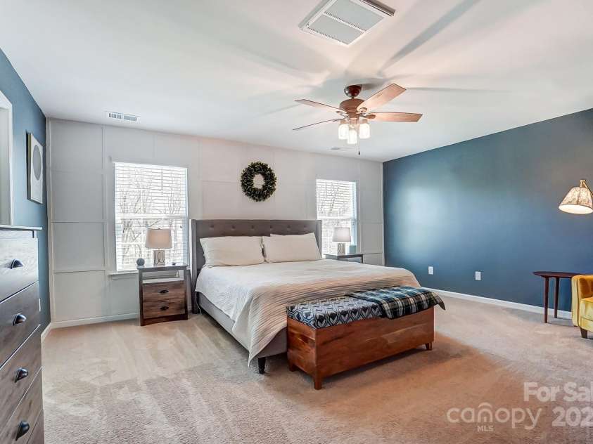 10321 Solar Way, Charlotte, NC 28278.  MLS# CAR4234533, YatesRealty ID 7133. Primary suite