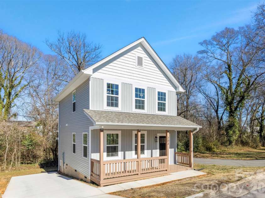 203 Putnam Street, Shelby, NC 28152.  MLS# CAR4343868, YatesRealty ID 7136. 