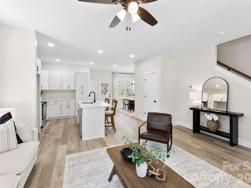 203 Putnam Street, Shelby, NC 28152.  MLS# CAR4343868, YatesRealty ID 7136. 